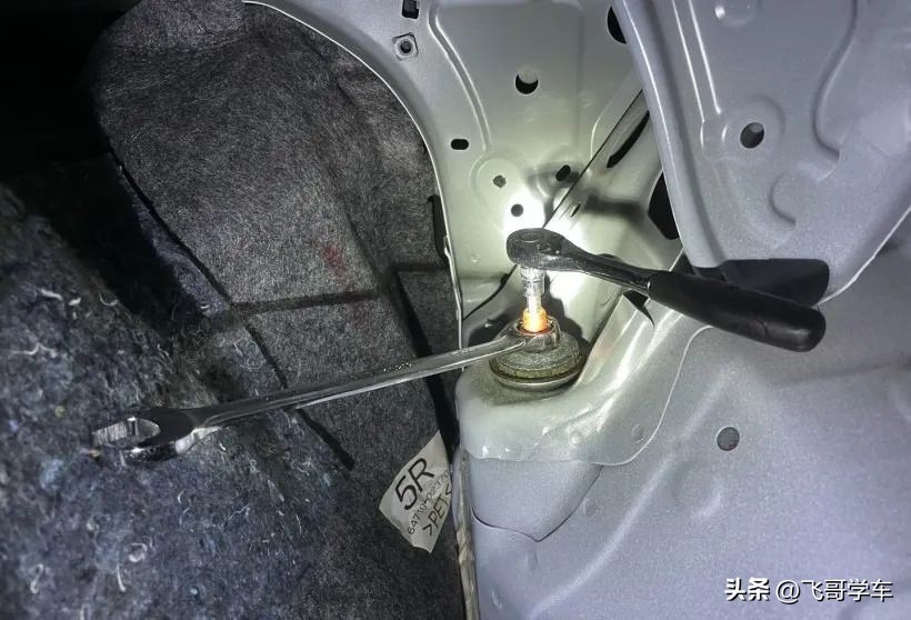 卡罗拉改装减震器经验,卡罗拉双擎更换kyb减震器