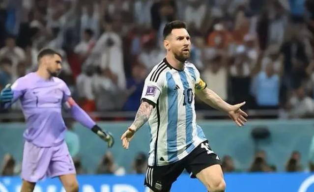 梅西再创纪录两项数据超越c罗,梅西697球刷新五大联赛进球纪录