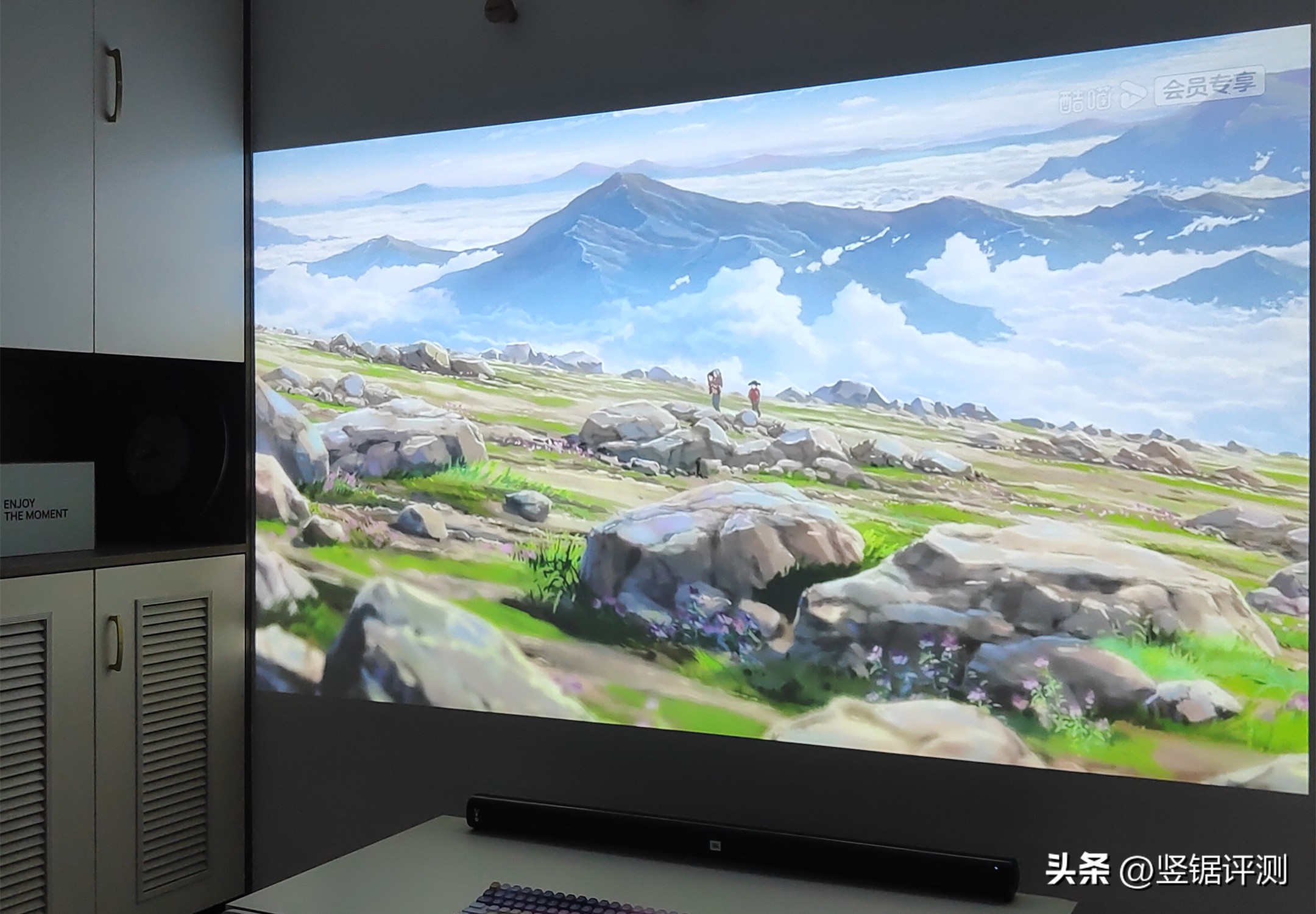 花899元买了台JBLCINEMASTVJ100回音壁，投影仪“秒变”家庭影院