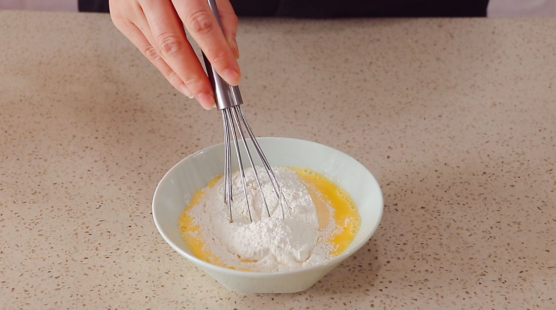 怎么用烤箱做蛋糕不粘锅,做蛋糕用电饭锅不用蛋糕粉