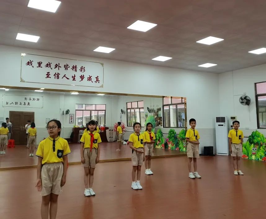 碧波实验小学朗诵比赛,实验小学诗朗诵一等奖