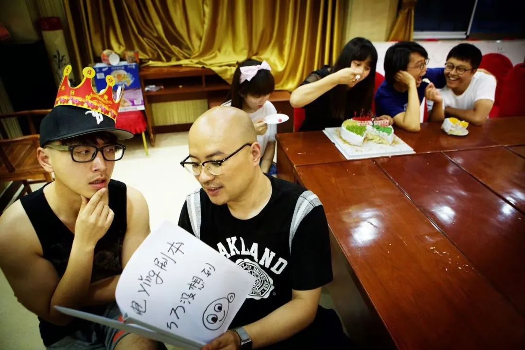 张颂文说吴镇宇是他偶像原版,张颂文为什么大家叫他老师