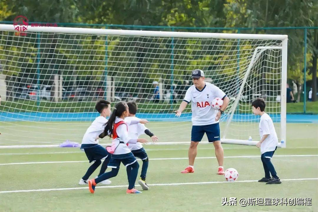 学生制作|世界杯狂欢季，get这款“智能球鞋”你也能突出重围