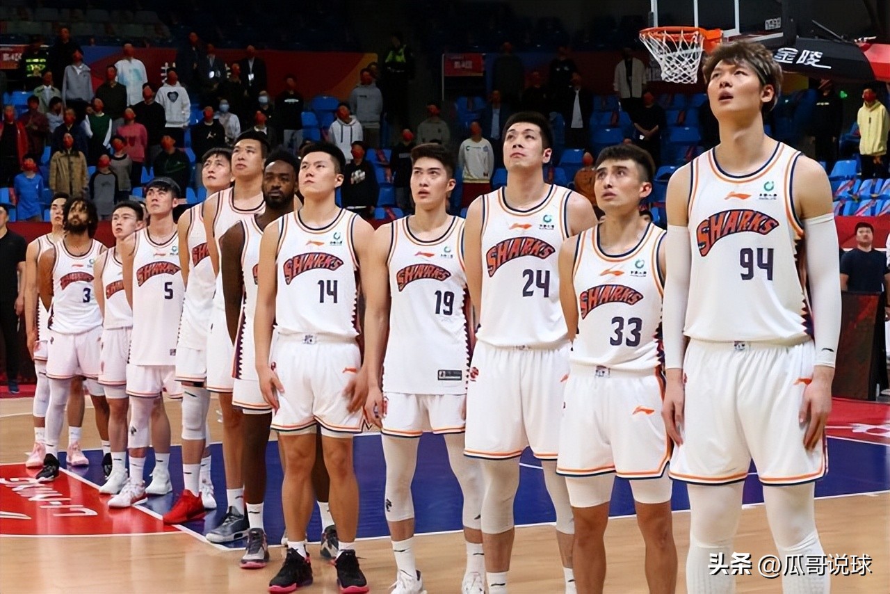 上海男篮官宣新决定,男篮12人名单公布方硕