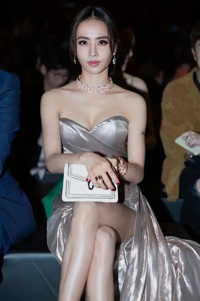 刘惜君80后人气女歌手奖,中国80后10大女歌手有哪些人