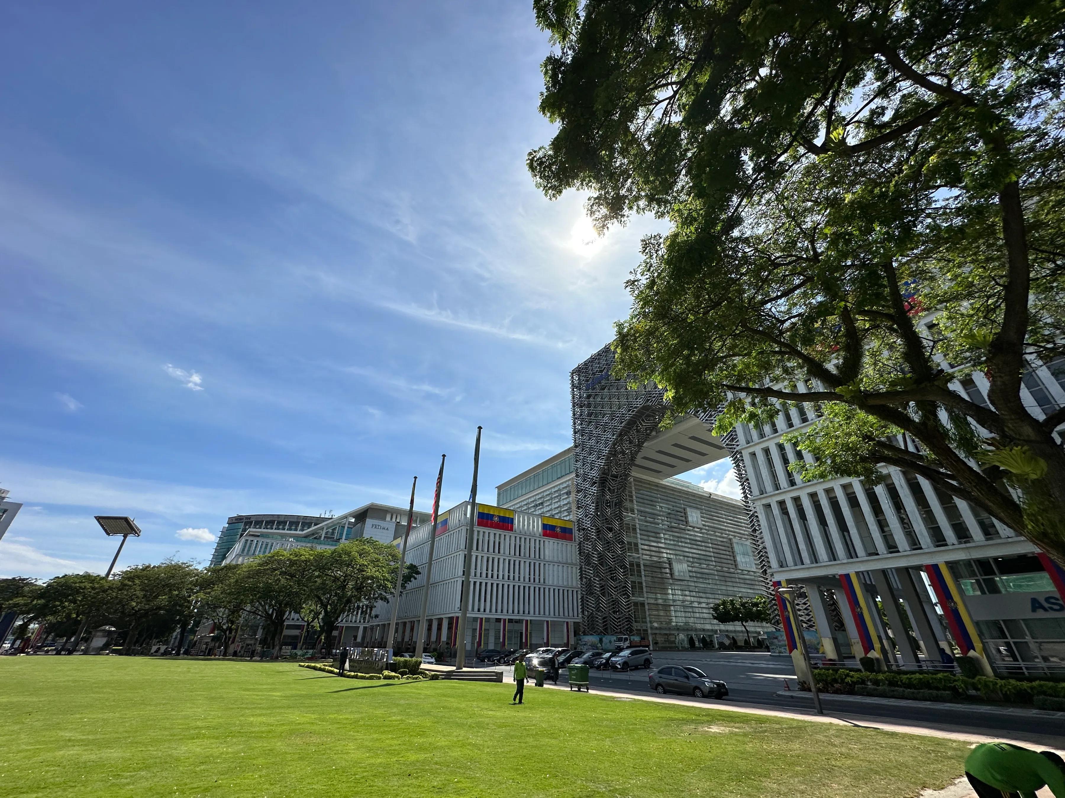 才知道吉隆坡行政中心“搬家”了，原因竟然是怕官员迟到，牛了