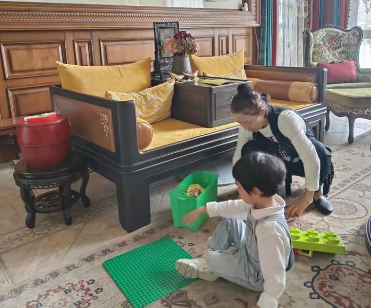 范明在一档节目中暴露自家豪宅,范明演富豪找女儿