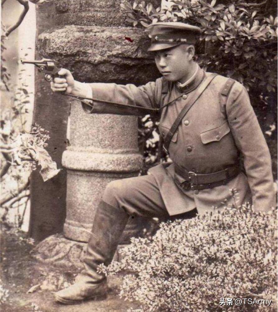 中国160余年的手枪发展历程,中国手枪20式