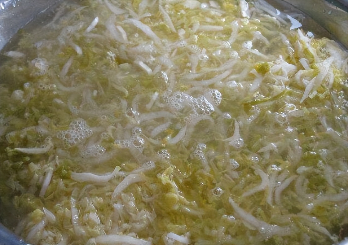 酸菜亚硝酸盐对人体的危害有多大,酸菜有亚硝酸盐超标吗