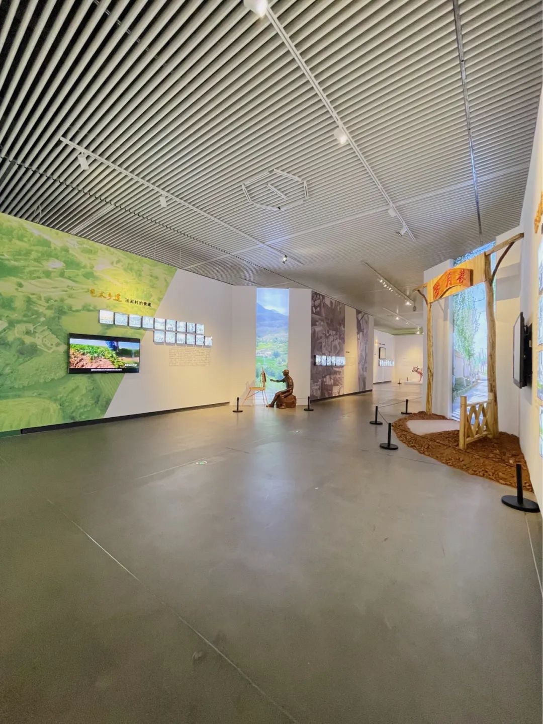 把卧室、酒吧搬进展馆，*疆新**美术馆“搞事情”！