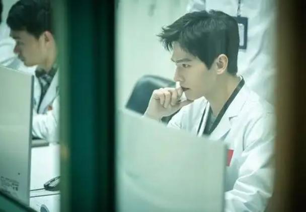 神十三返回舱成功着陆英语新闻,神十三北京明白