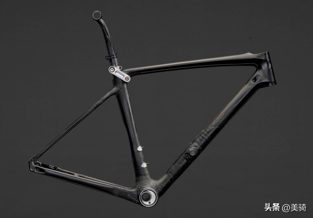 快乐重型“瓜”闪电全新DivergeSTR全地形公路车评测