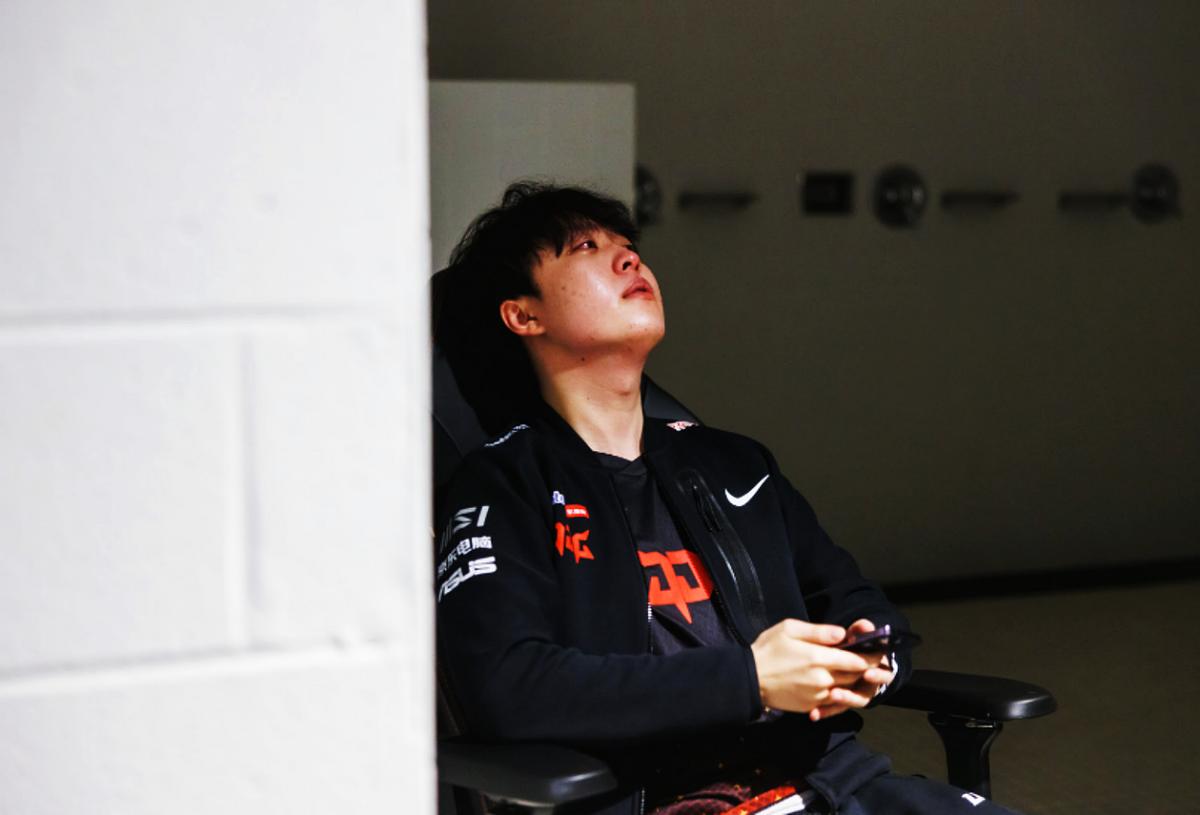 LPL韩国选手遭疯抢!京东首轮谈判失败,EDG为保Viper开出最高价