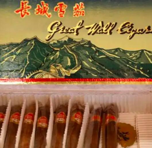 毛主席晚年生病后一抽烟就咳嗽，*先念李**知道后：您可以试试雪茄烟