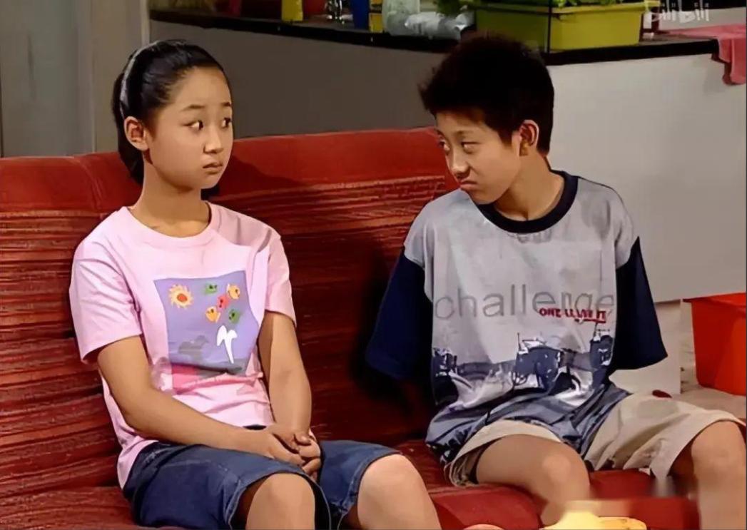 张一山当街尿尿，“男女通吃”私生活不堪，毁了童年也毁了自己