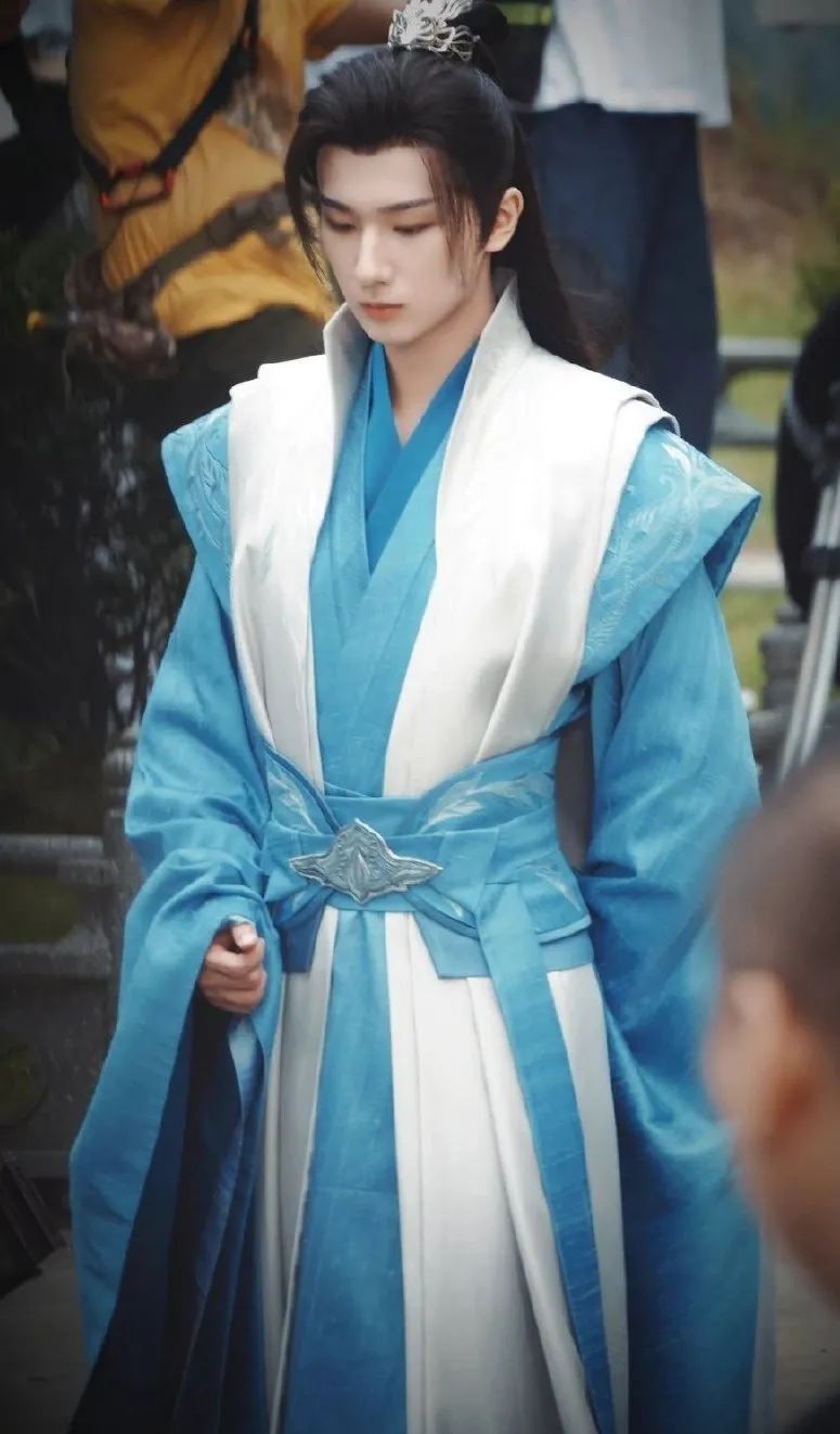 虞书欣雷人造型,虞书欣少女感造型盘点