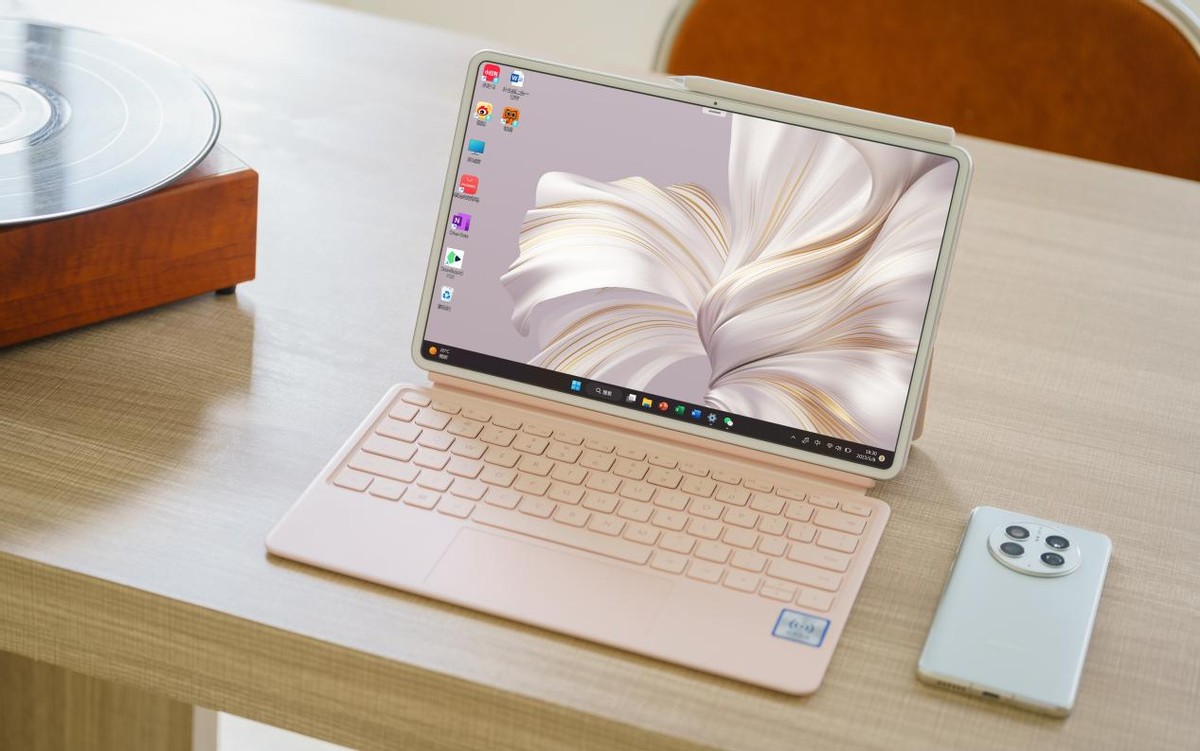 华为huaweimatebooke值得入手吗,华为matebooke和matebook13s对比