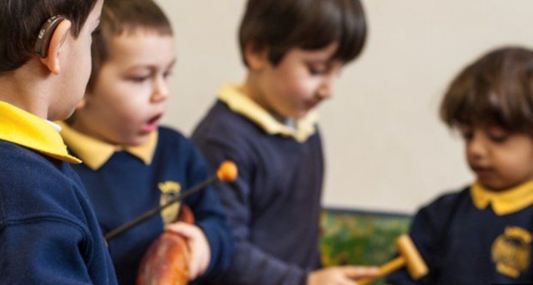 关于听障孩子开学上课的心情,听障儿童家长要注意什么