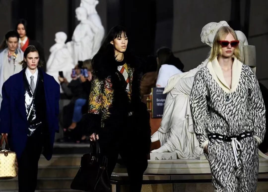 路易威登2022秋冬女装灵感,路易威登2022秋冬女装时尚穿搭