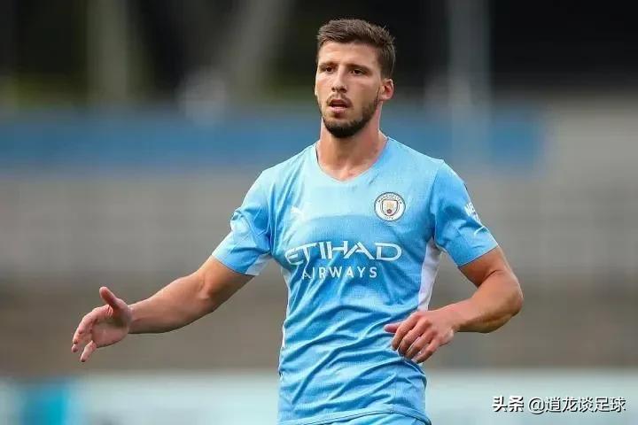 范迪克一发十连入最强中后卫,范迪克世一卫