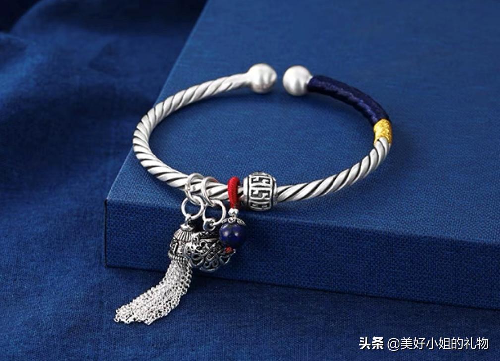 母亲节礼物项链黄金推荐,母亲节礼物排行榜前十名黄金饰品