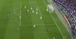 欧冠决赛莱万远射,欧冠莱万上演帽子戏法