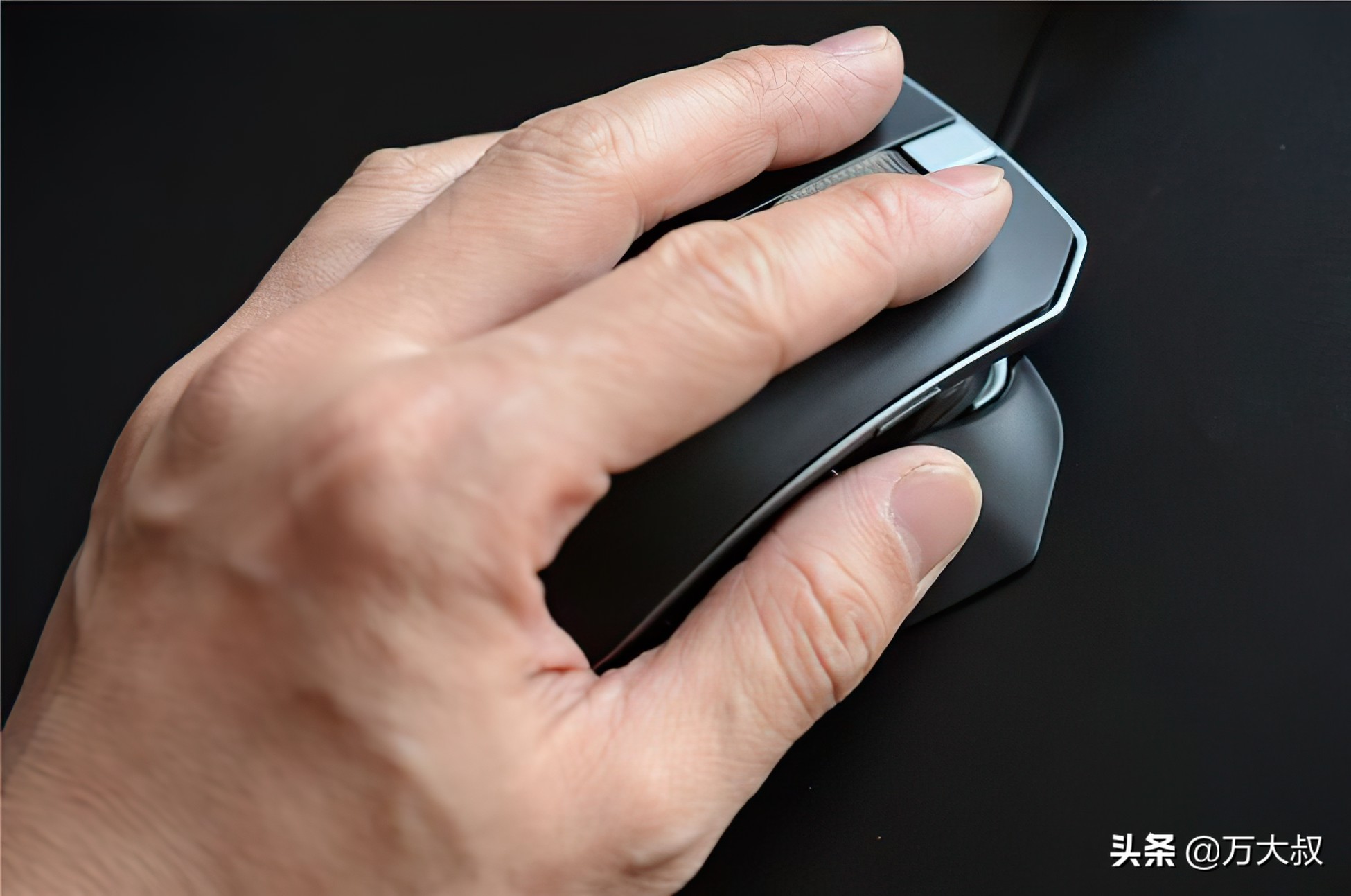 打字不用键盘，能听懂人话，电脑鼠标已经进化到人工智能阶段