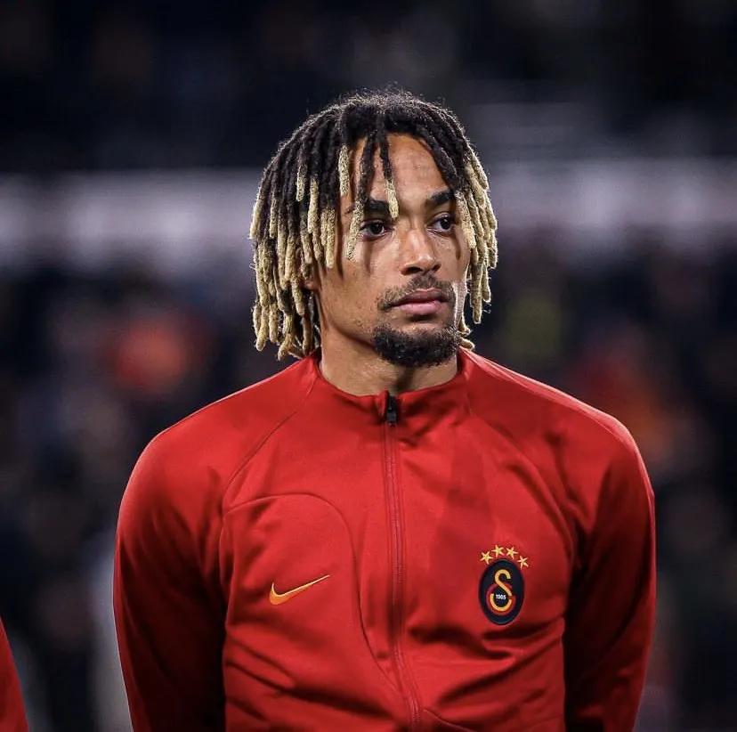 转会巴黎圣日耳曼,阿森纳曼联利物浦