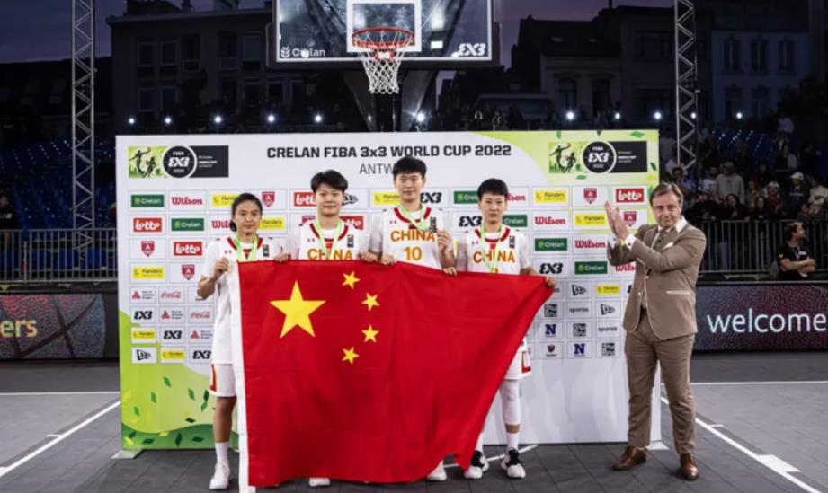 恭喜！女子三人篮球世界杯拿铜牌，王丽丽入选最佳阵容，7场35分