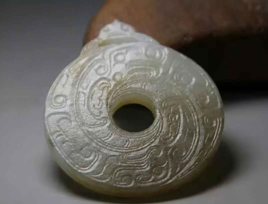 帝王玉好吗,玉没有金子值钱