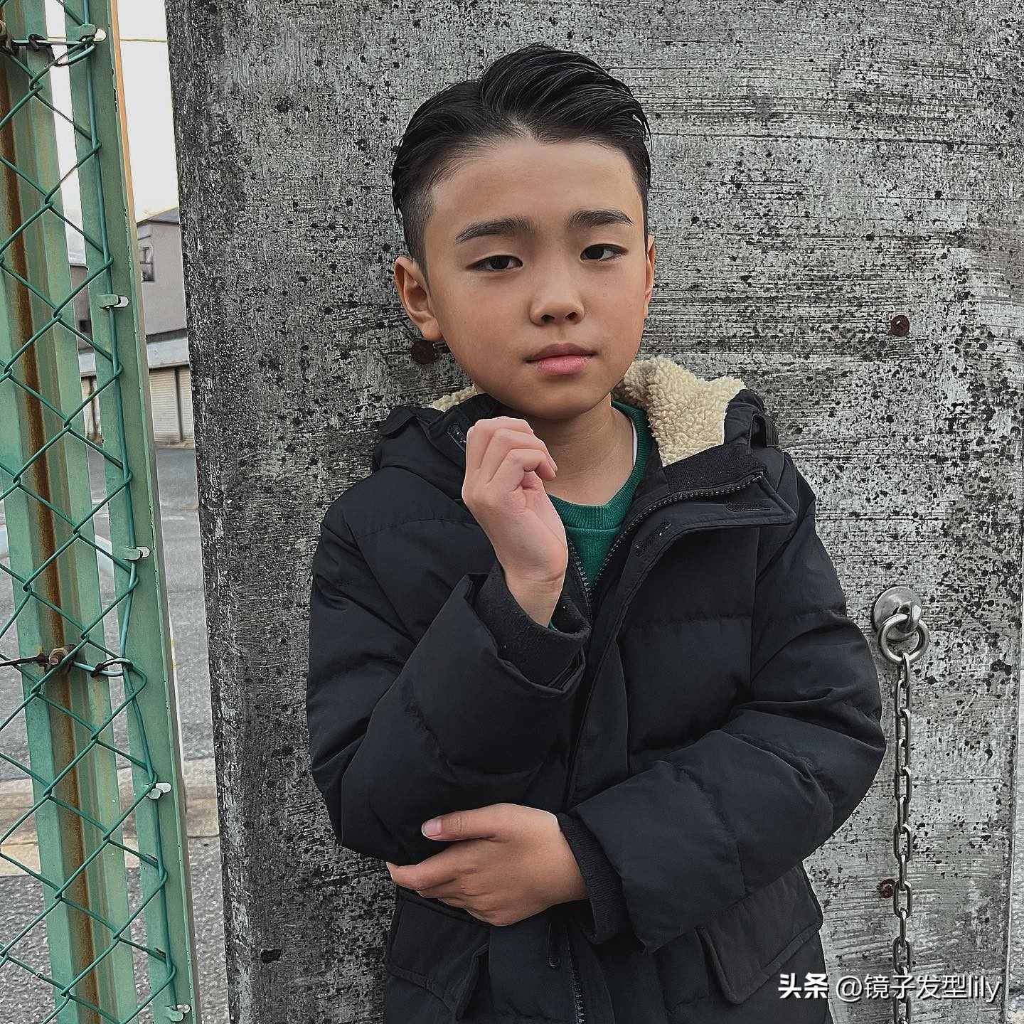 最酷的小男孩发型实图长发,简单好看的小男孩发型设计图