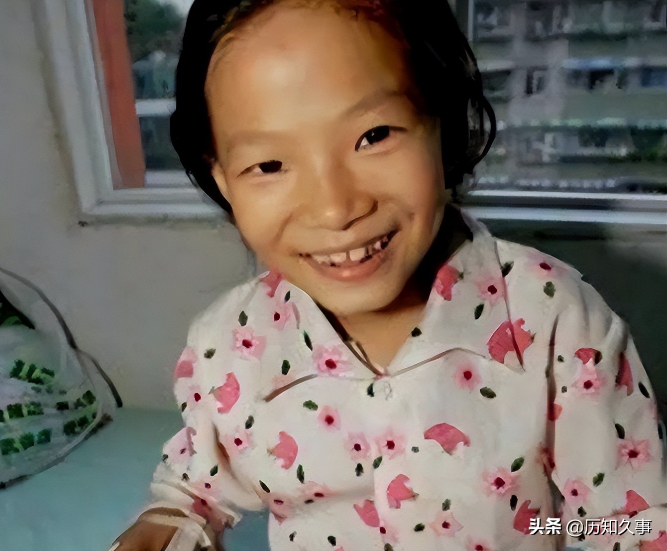 七岁女孩不幸得绝症后续,8岁白血病女孩为了养父写遗书