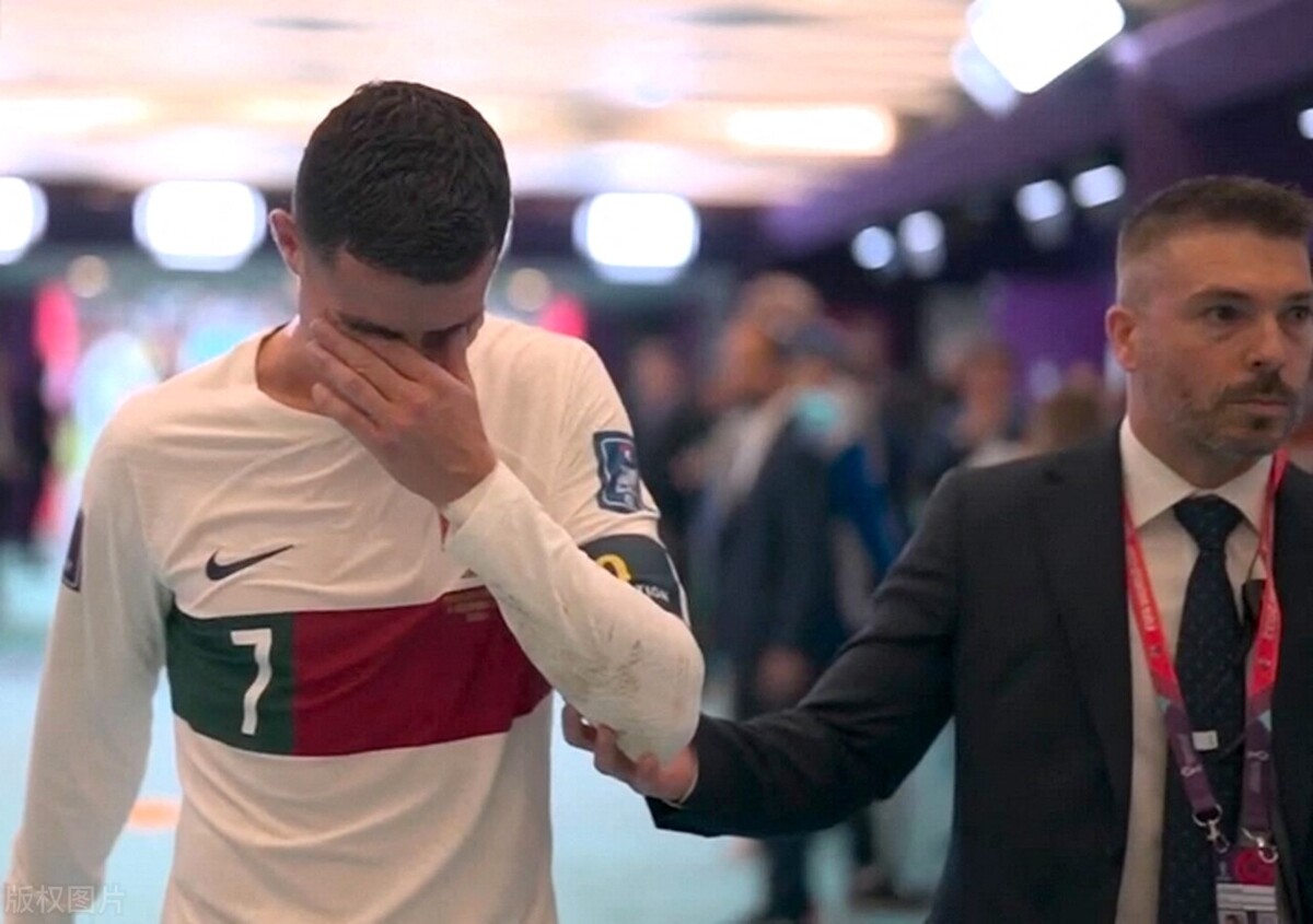 梅西和c罗的高光时刻,c罗梅西时隔16年再次同时晋级8强