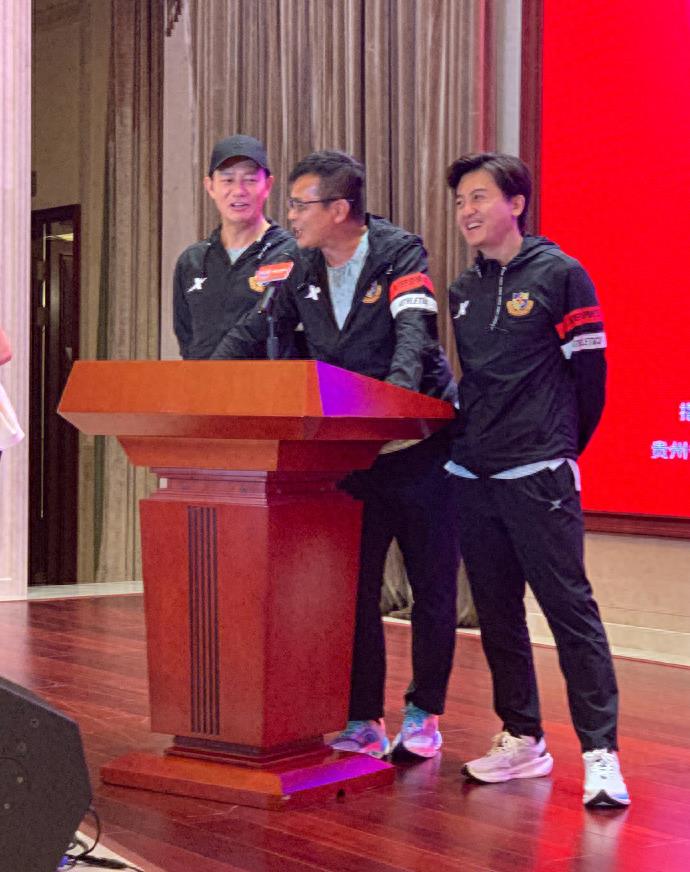 香港老戏骨内地足球赛,香港老演员70岁踢球