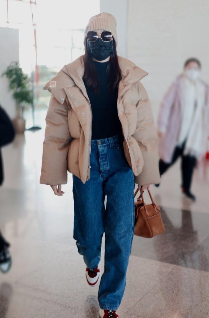 小脚裤阔腿裤搭配,小脚裤和阔腿裤分别怎么搭配