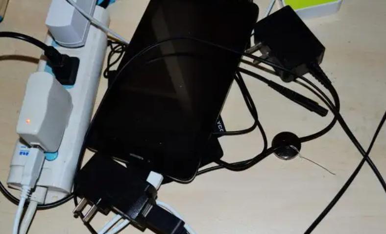 华强北卖芯片发家经历,华强北卖数据线起家