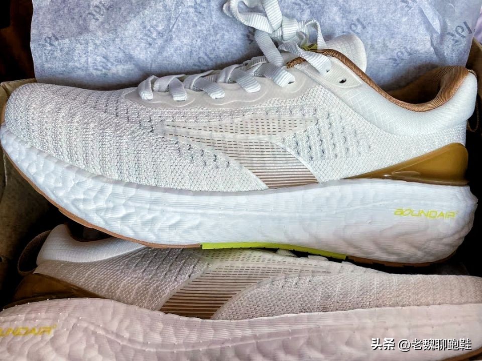 国产跑鞋缓震科技讲解,跑鞋顶级缓震材料