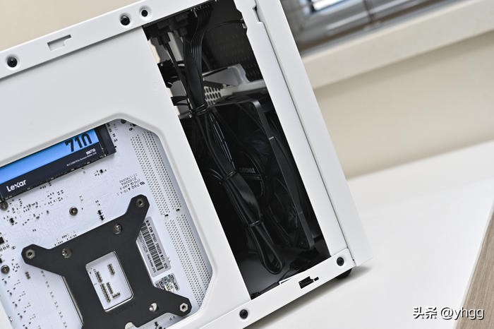 七彩虹主板b760和影驰760,七彩虹b760冰霜对比影驰b760