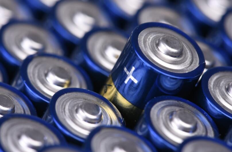 电池技术最新突破固态电池,日本电池巨头推出新型固态电池