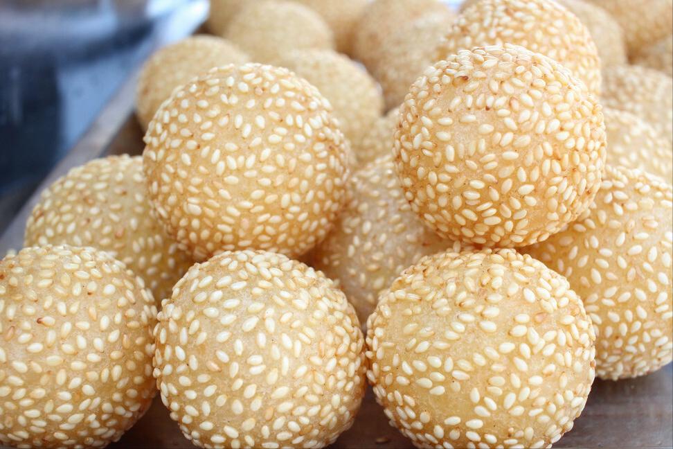 炸麻团怎么才酥脆,为什么麻团还没开始炸就开裂