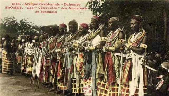 为何加纳帝国在非洲历史中具有突出地位？