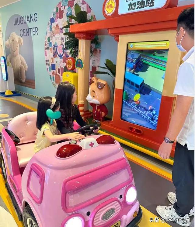 800亿资产的香港第一富婆甘比,百亿富婆甘比晒近照