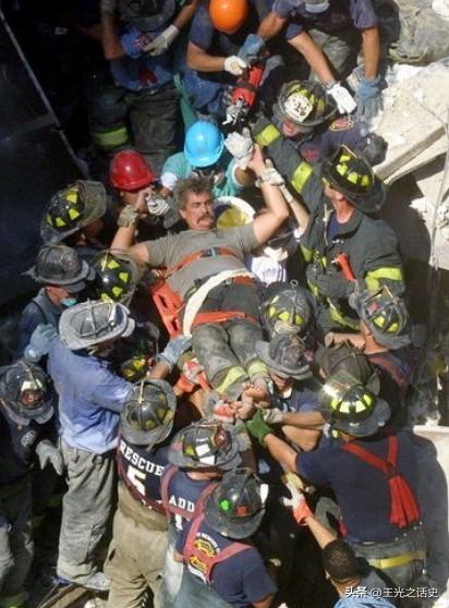 我不为911哭泣，因为我不是美国人；我也不会嘲笑911，因为我是人