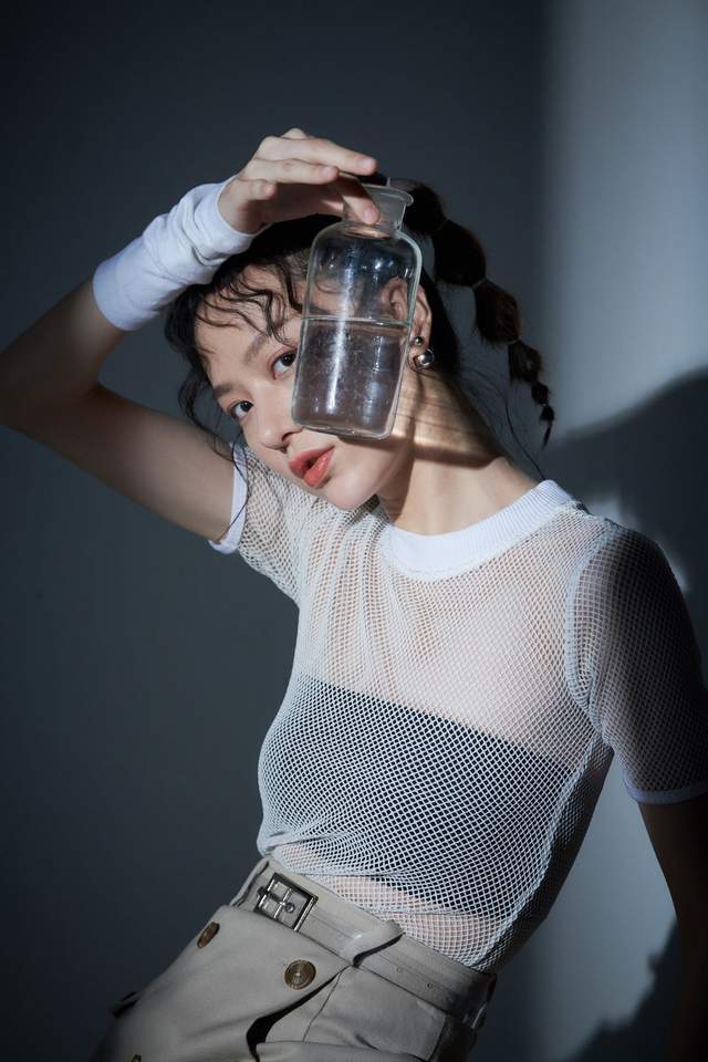 和杨紫飙戏受冯小刚赏识，北大校花彭高唱：北漂13年，我输得彻底