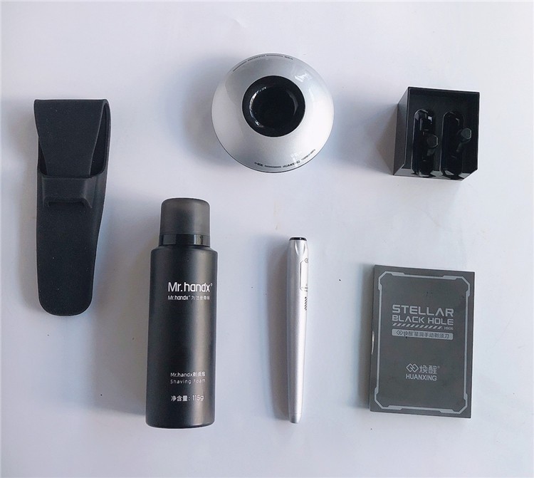 男人精致的仪式感，焕醒星洞小飞碟手动剃须刀还是恋爱助攻？