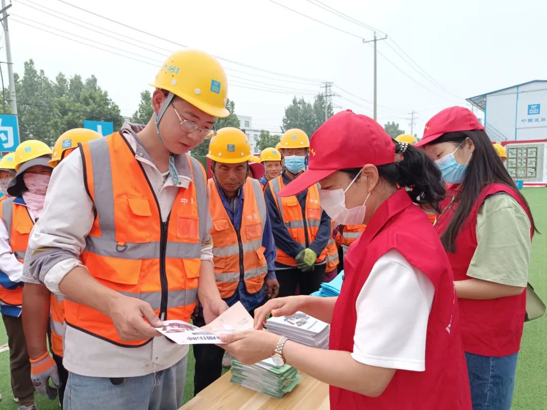 不要爬出了卷烟的坑又掉进*子烟电**的坑