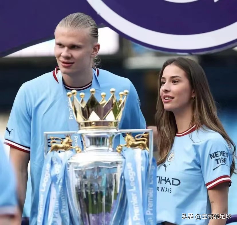 曼城睡衣庆祝福登,曼城哈兰德庆祝