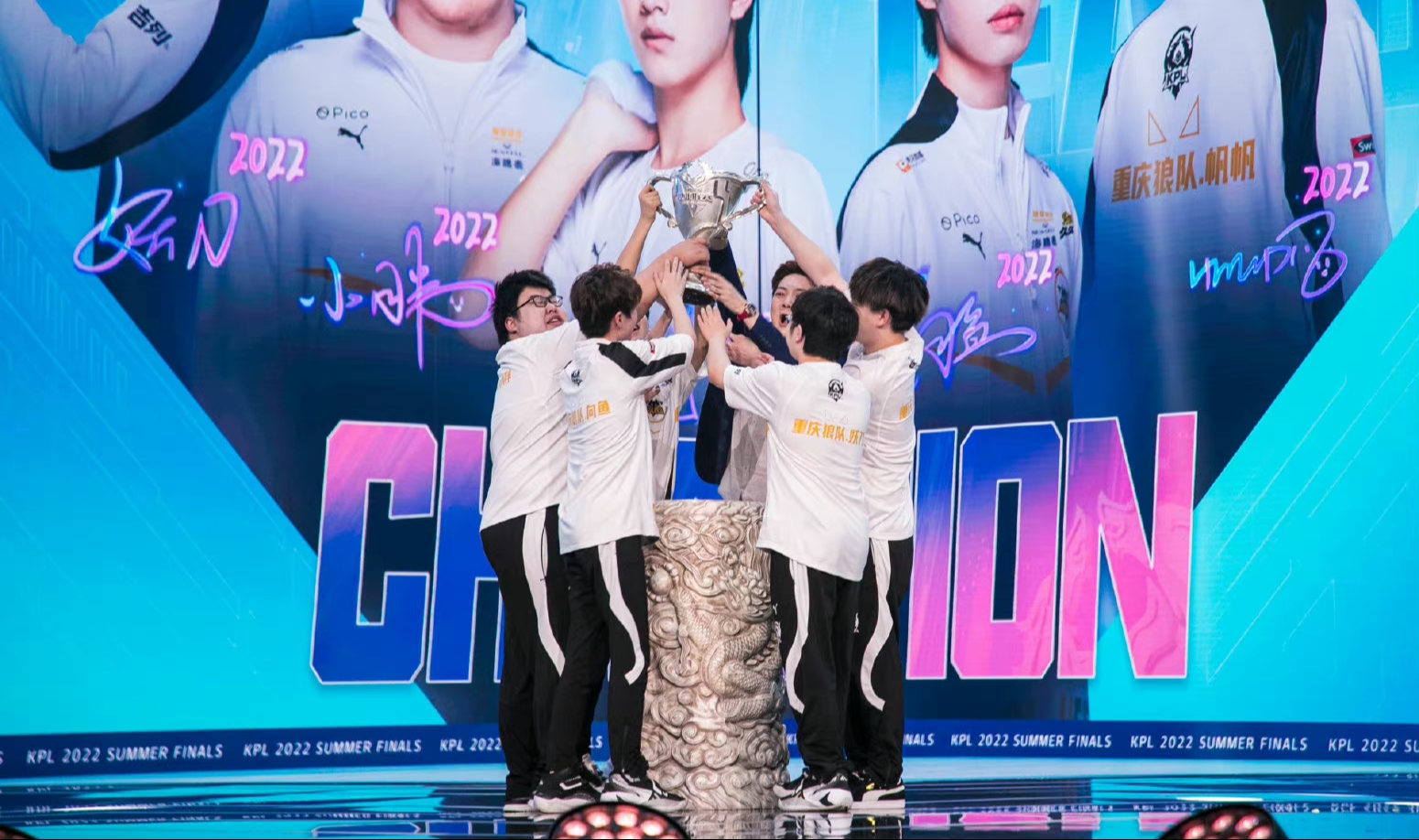 雷霆杯搞事情，“你的打野太香了”指的哪位选手？花海惨遭调侃