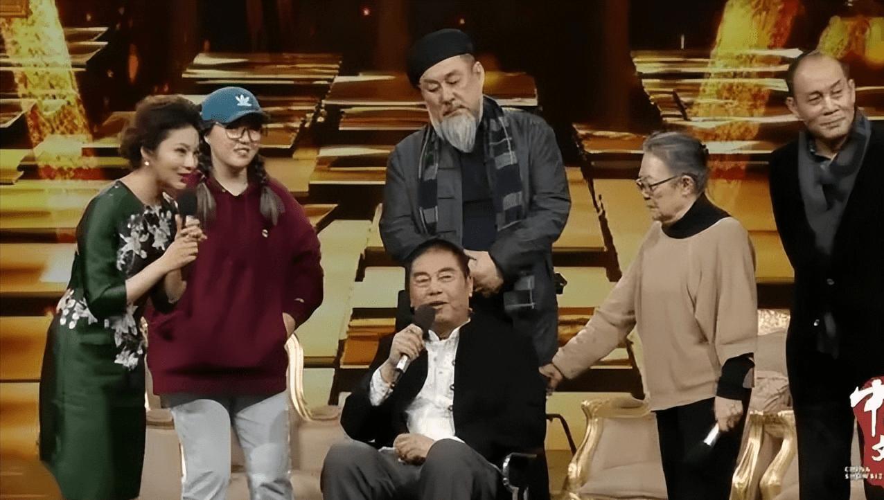 一路走好！6天7位名人接连离去，5人患病，一人意外摔倒逝世