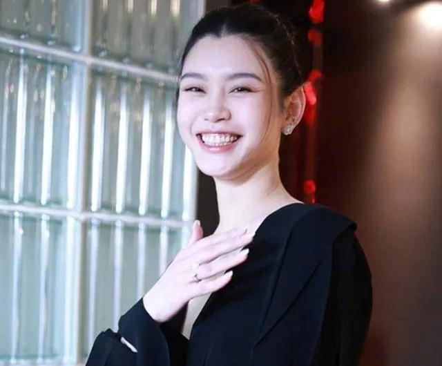 奚梦瑶婚后越来越富态了,奚梦瑶婚后首亮相